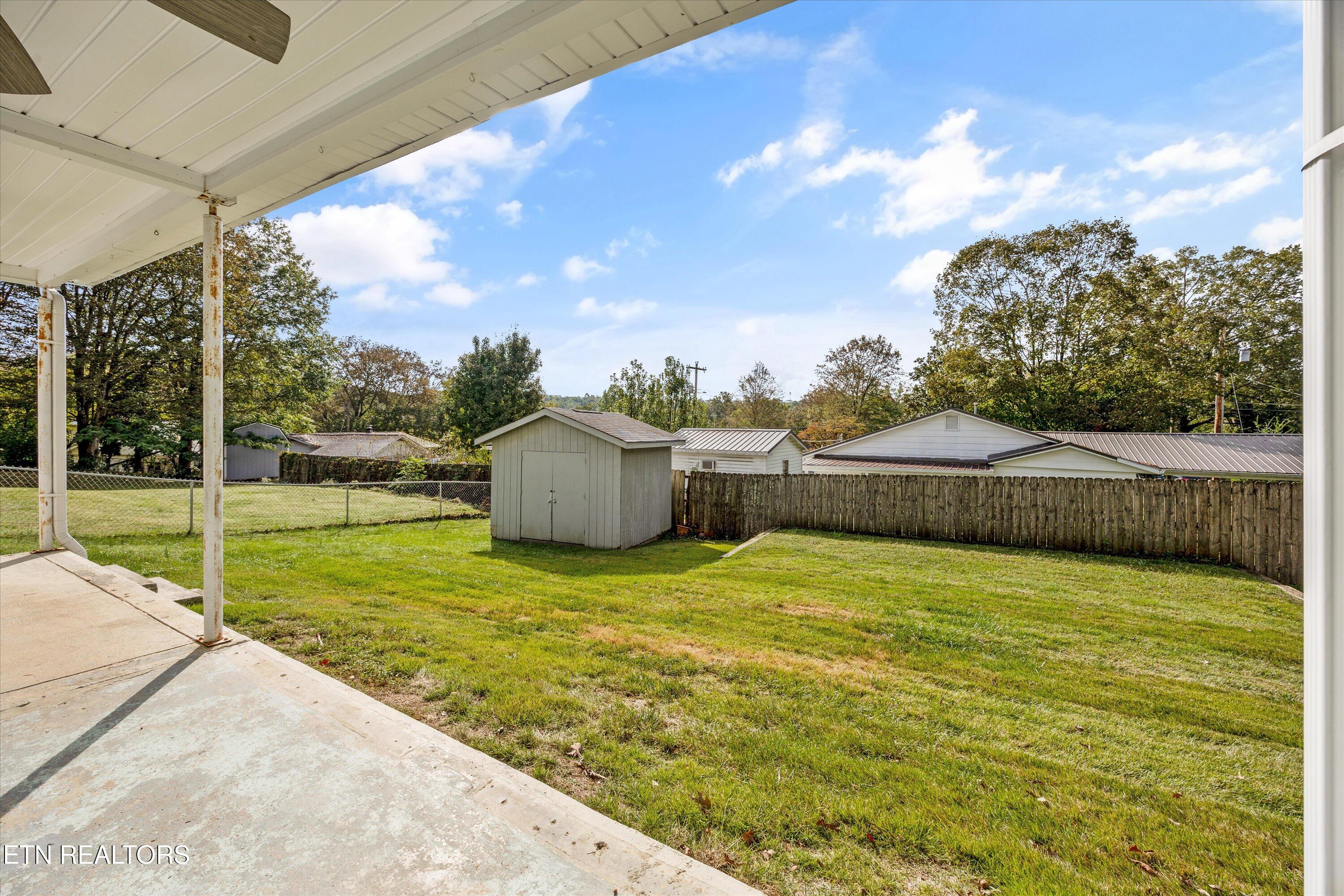 112 Nasson Lane Oak Ridge, TN 37830 - Photo 6 of 20 0700