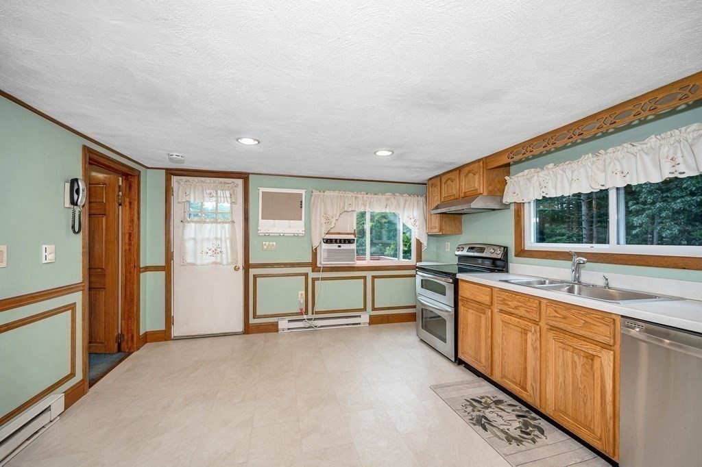 326 Foster Road Tewksbury, MA 01876 - Photo 5 of 42 Gallery Image 5