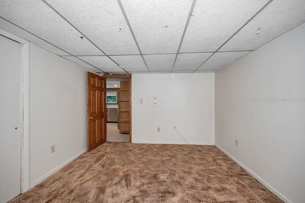 326 Foster Road Tewksbury, MA 01876 - Photo 9 of 42 Gallery Image 9