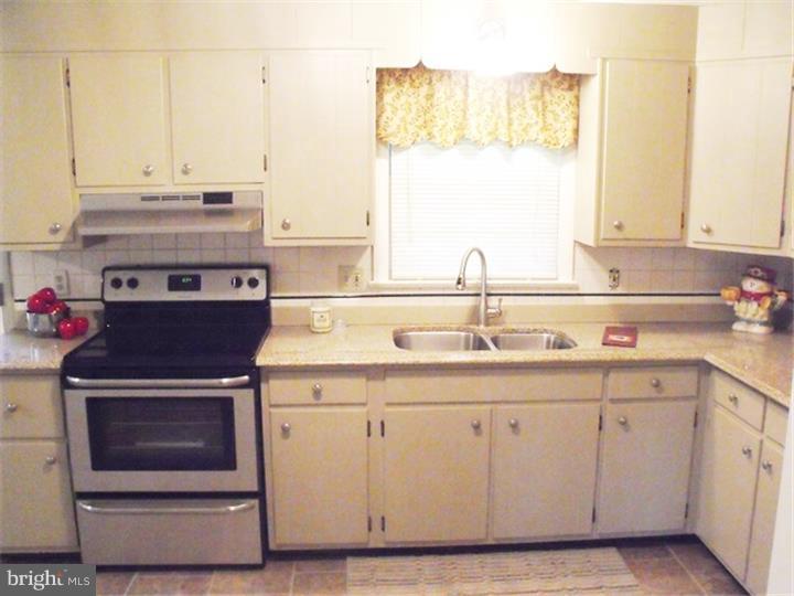 1440 Sell Road Pottstown, PA 19464 - Photo 3 of 12 Gallery Image 3