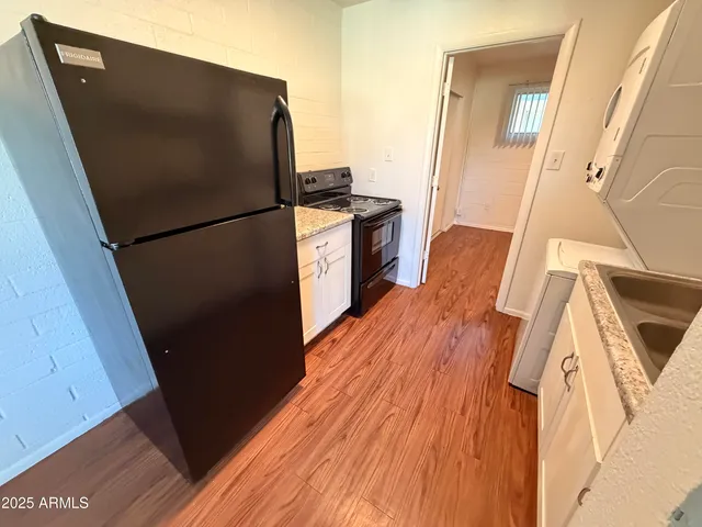 $999 | 6802 West Glendale Avenue, Unit 11, Glendale, AZ 85303