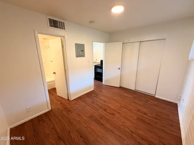 $999 | 6802 West Glendale Avenue, Unit 11, Glendale, AZ 85303