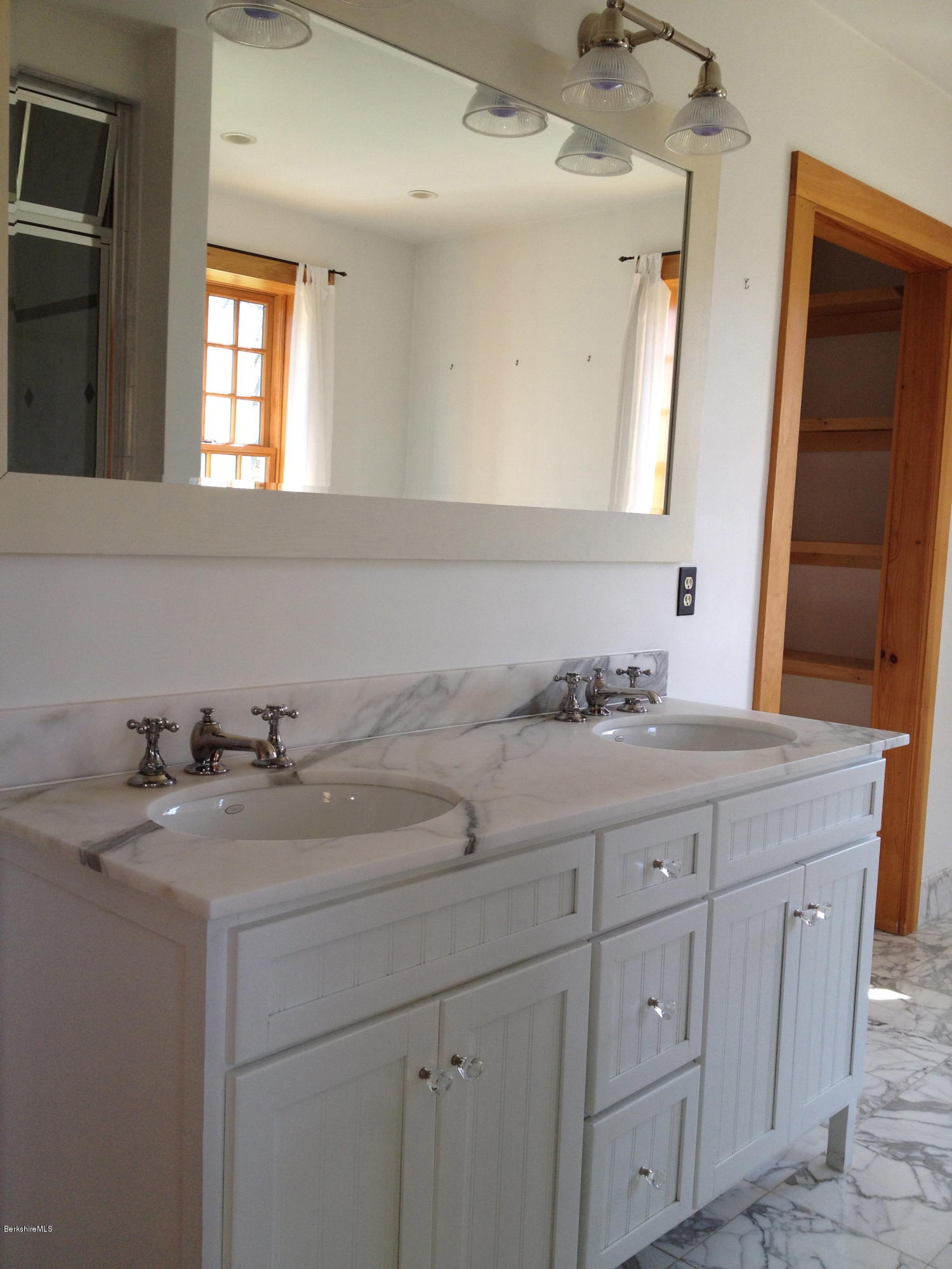 11 W Road Adams, MA 01220 - Photo 10 of 31 IMG_0125