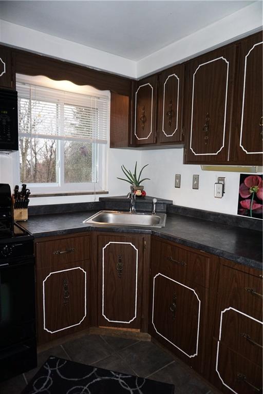 370 Wheeler Street McKees Rocks, PA 15136 - Photo 11 of 24 Gallery Image 11