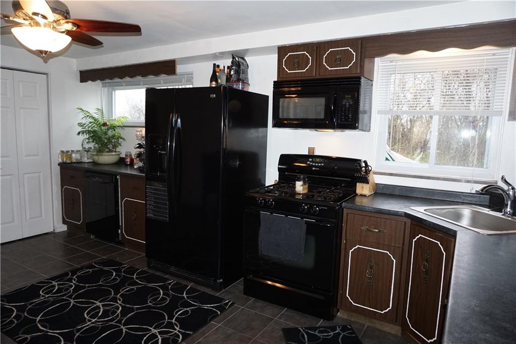 370 Wheeler Street McKees Rocks, PA 15136 - Photo 8 of 24 Gallery Image 8