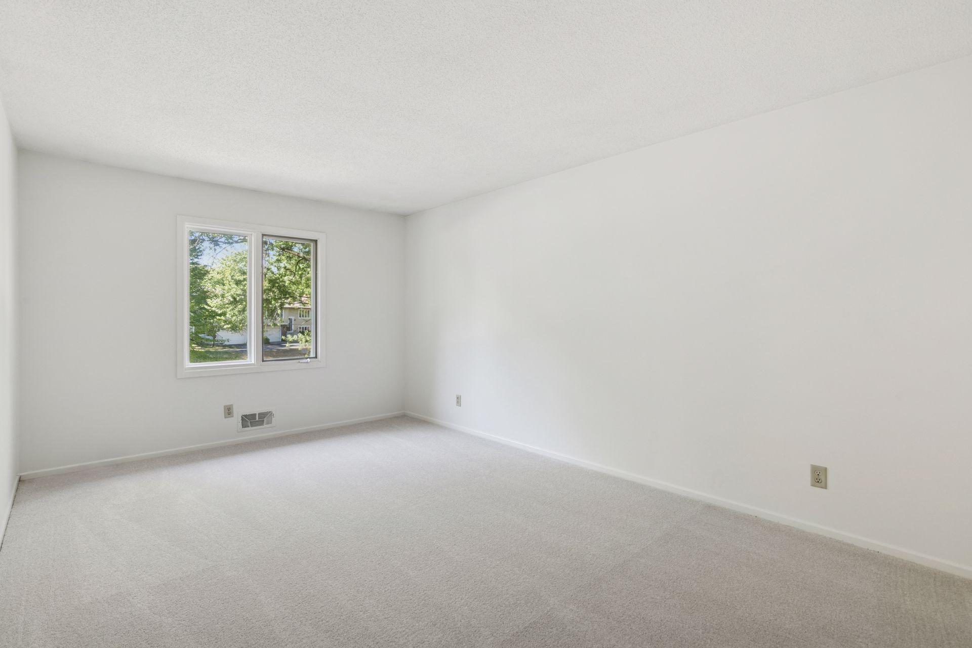 13902 Herald Way Apple Valley, MN 55124 - Photo 11 of 36