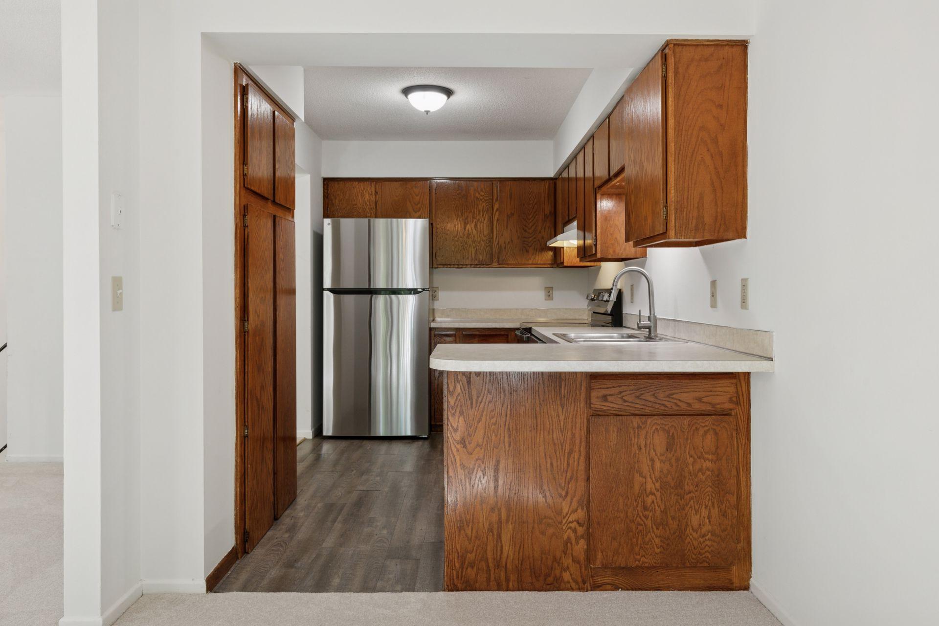 13902 Herald Way Apple Valley, MN 55124 - Photo 7 of 36