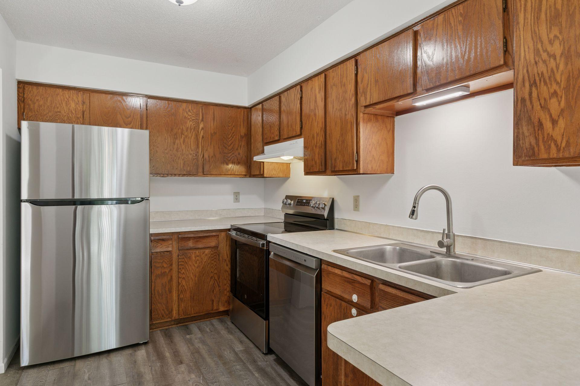 13902 Herald Way Apple Valley, MN 55124 - Photo 9 of 36