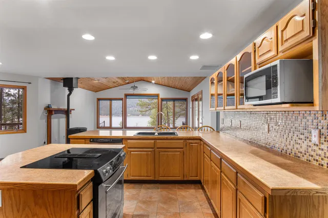 $750,000 | 2378 Eagle River Way, Kettle Falls, WA 99141