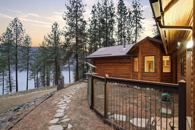 $750,000 | 2378 Eagle River Way, Kettle Falls, WA 99141