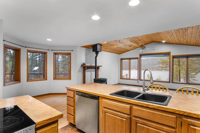 $750,000 | 2378 Eagle River Way, Kettle Falls, WA 99141