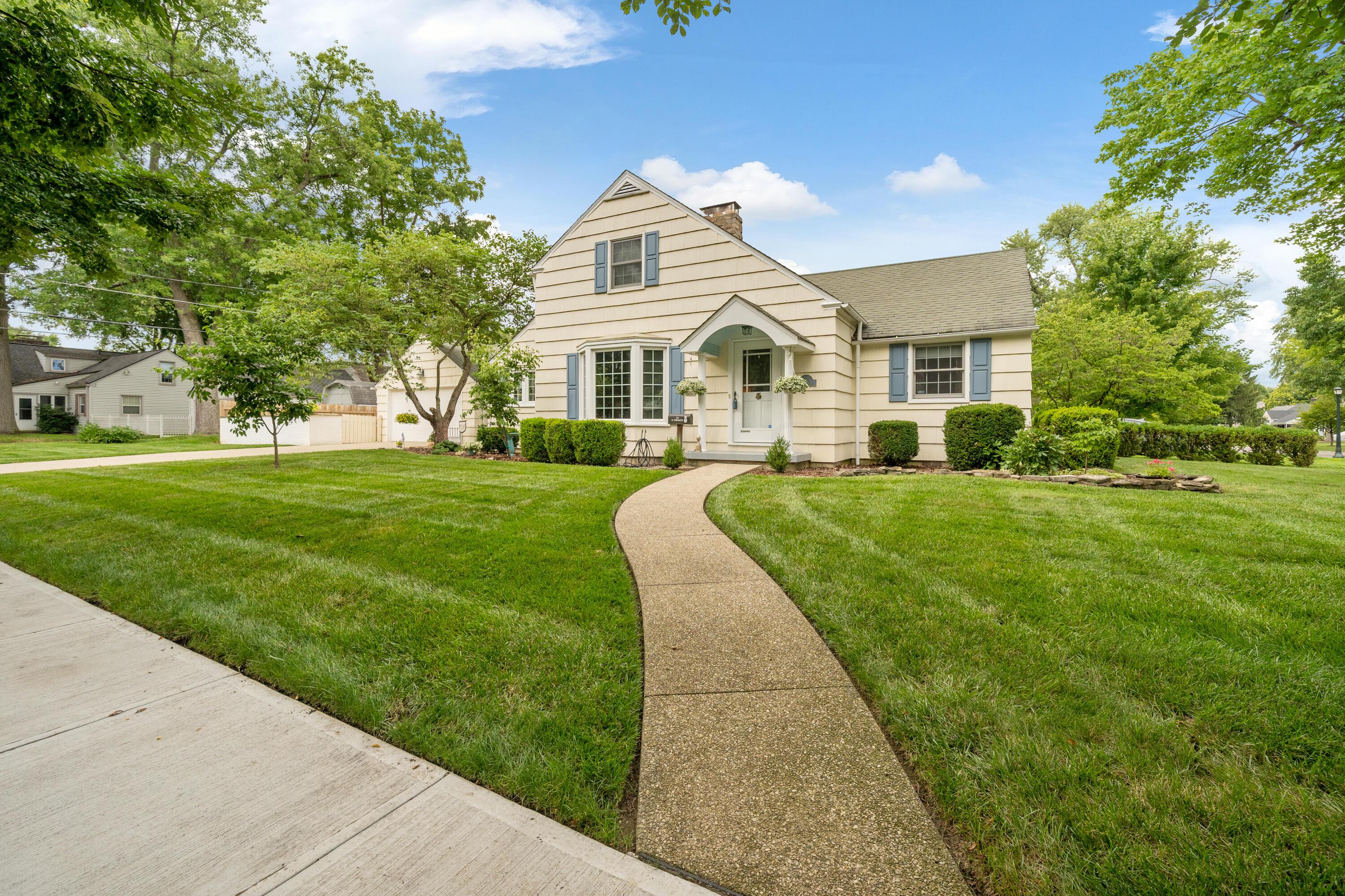 275 North Stanwood Road Bexley, OH 43209 - Photo 2 of 45 2