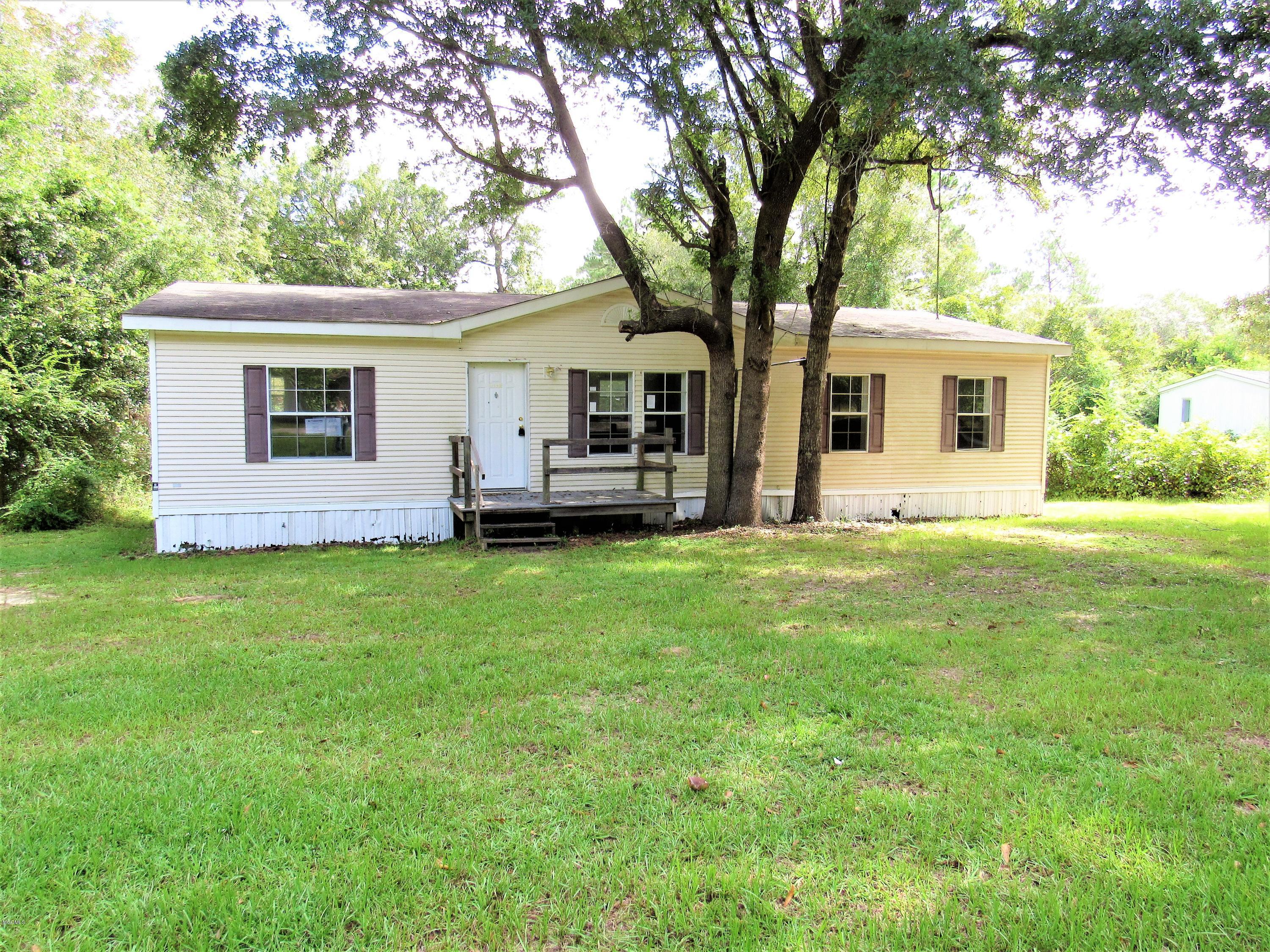 21548 Crown Road Gulfport, MS 39503 - Photo 1 of 24 FRONT OF HOME