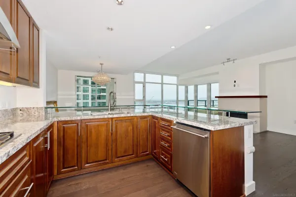 $6,700 | 1205 Pacific Highway, Unit 2806, San Diego, CA 92101