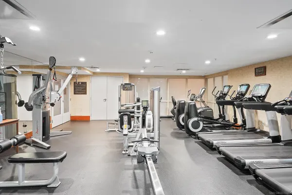 $6,700 | 1205 Pacific Highway, Unit 2806, San Diego, CA 92101