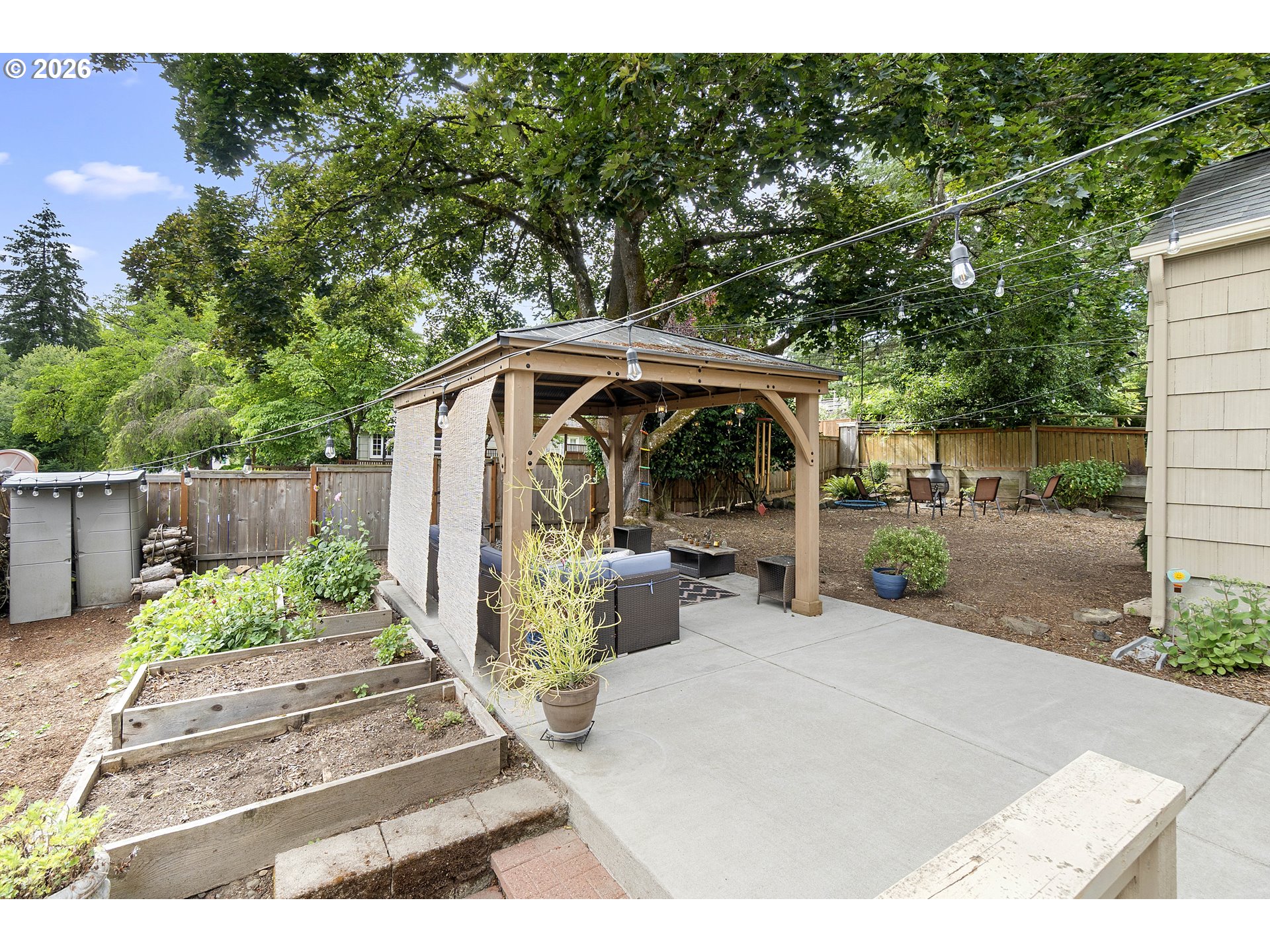 8435 Southwest 11th Avenue Portland, OR 97219 - Photo 42 of 47