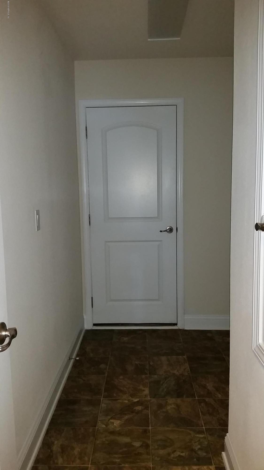 2984 Longleaf Ranch Circle Middleburg, FL 32068 - Photo 17 of 20 2265 laundry roon