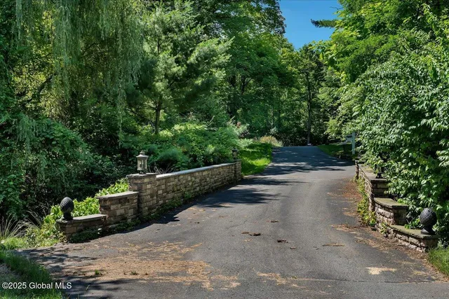 $300,000 | 112 Woods Lane, Menands, NY 12204