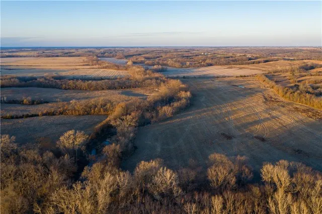 $704,000 | 0 West State M Highway, Eagleville, MO 64442
