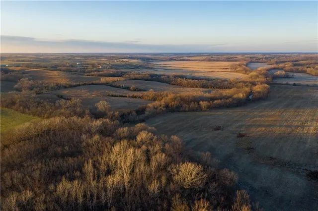 $704,000 | 0 West State M Highway, Eagleville, MO 64442