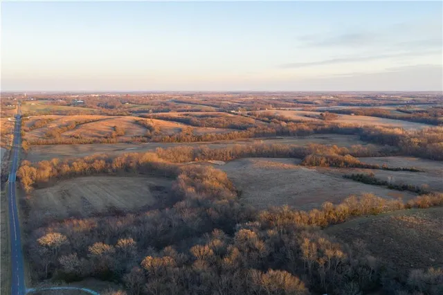 $704,000 | 0 West State M Highway, Eagleville, MO 64442