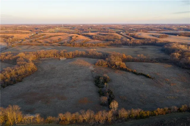 $704,000 | 0 West State M Highway, Eagleville, MO 64442