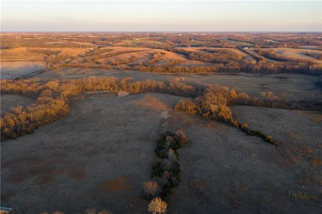 $704,000 | 0 West State M Highway, Eagleville, MO 64442