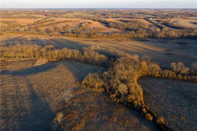 $704,000 | 0 West State M Highway, Eagleville, MO 64442