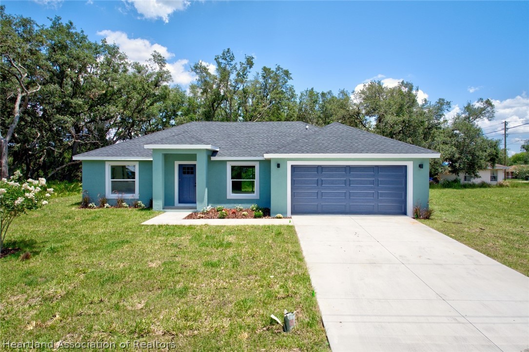 2720 West Albatross Road Avon Park, FL 33825 - Photo 1 of 37