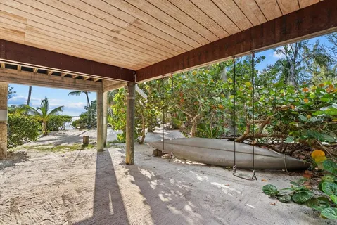$5,995,000 | 7143 La Lenaire Drive, Longboat Key, FL 34228