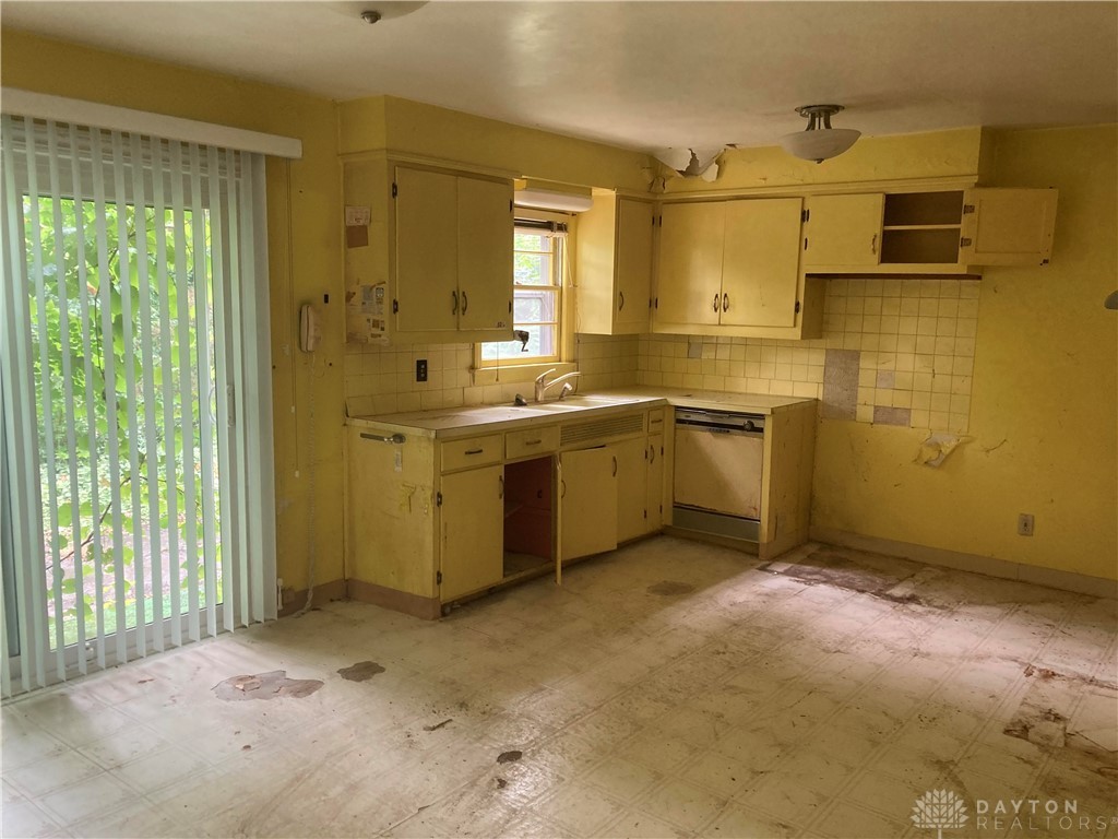 9300 Sheehan Road Dayton, OH 45458 - Photo 6 of 14 Gallery Image 6