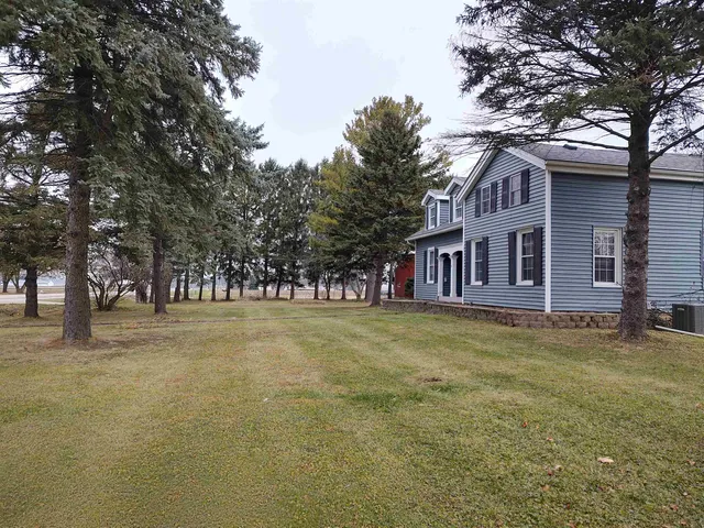 $315,000 | 11090 Woodstock Road, Garden Prairie, IL 61038