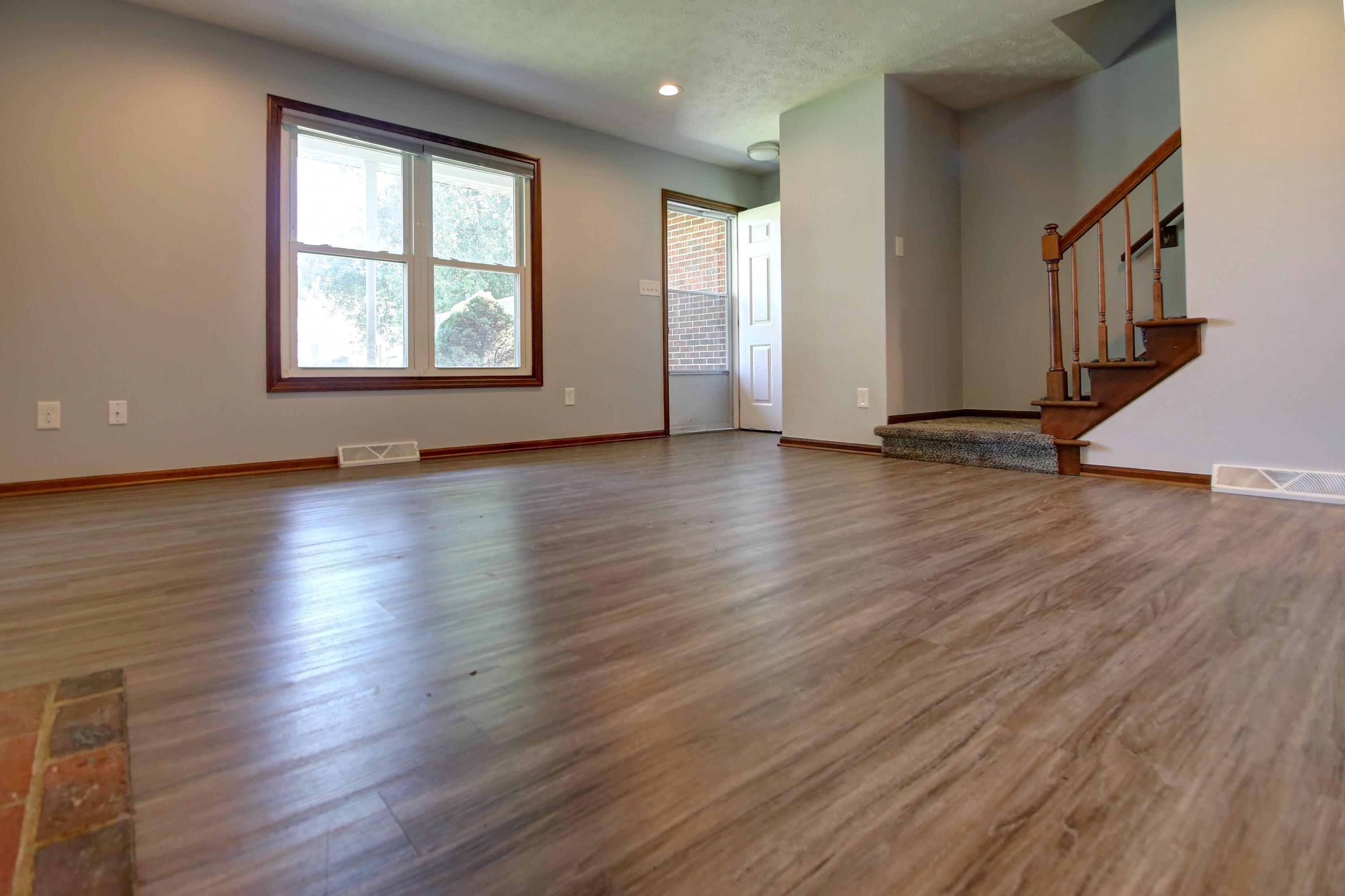 8653 Refugee Road Pickerington, OH 43147 - Photo 4 of 32 4 living room 1