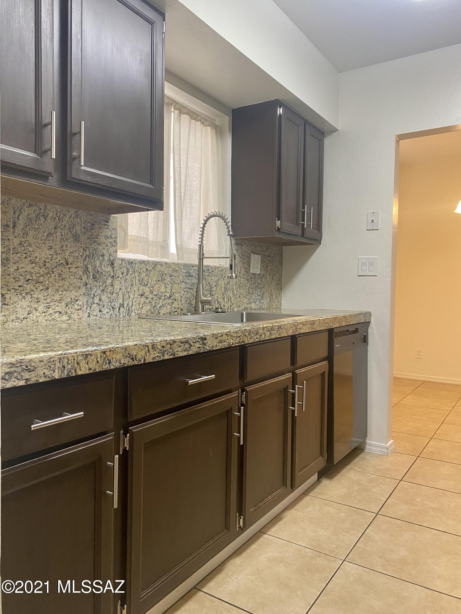 660 East River Road, Unit K Tucson, AZ 85704 - Photo 2 of 7