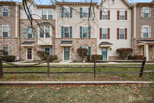 $569,999 | 605 Bayside Court, South Amboy, NJ 08879