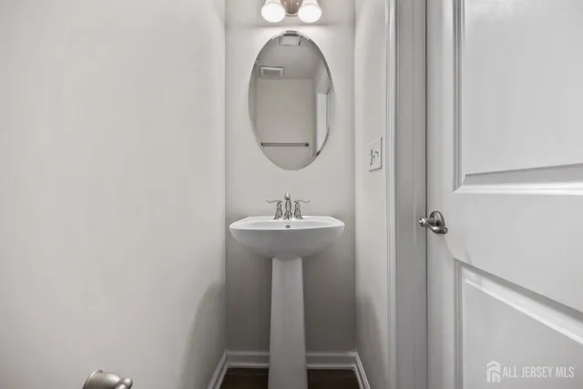 $569,999 | 605 Bayside Court, South Amboy, NJ 08879