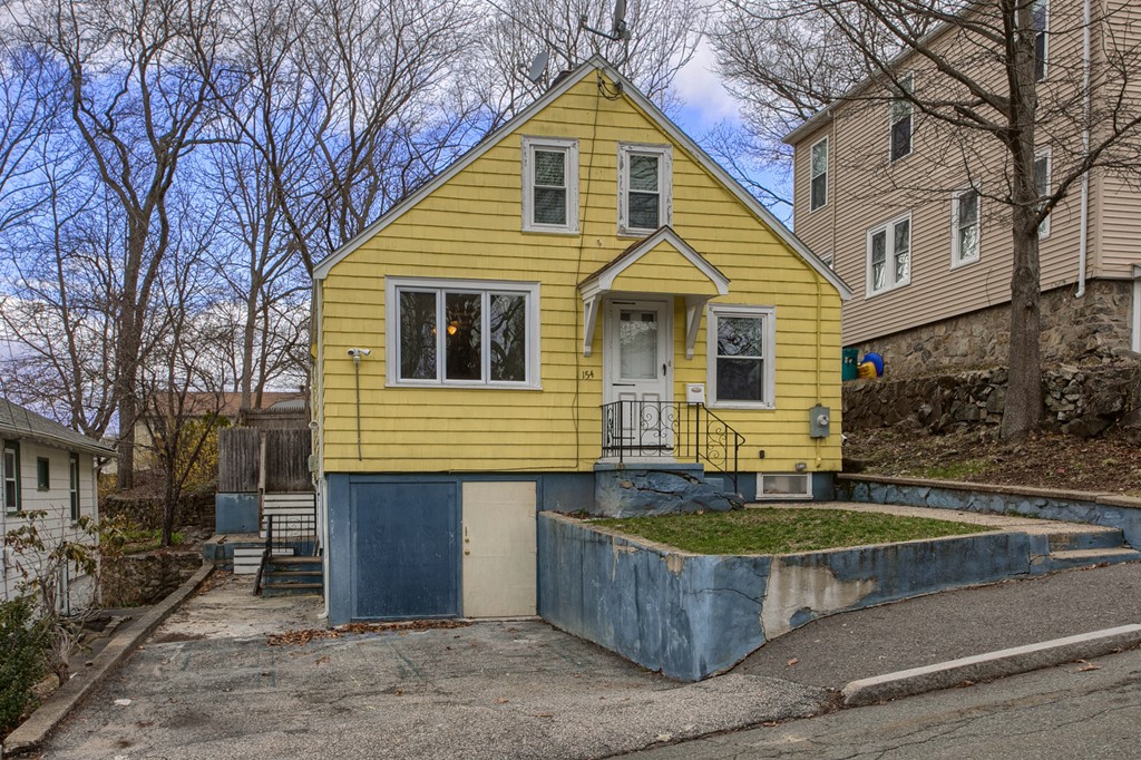 154 Fern Road Medford, MA 02155 - Photo 1 of 27