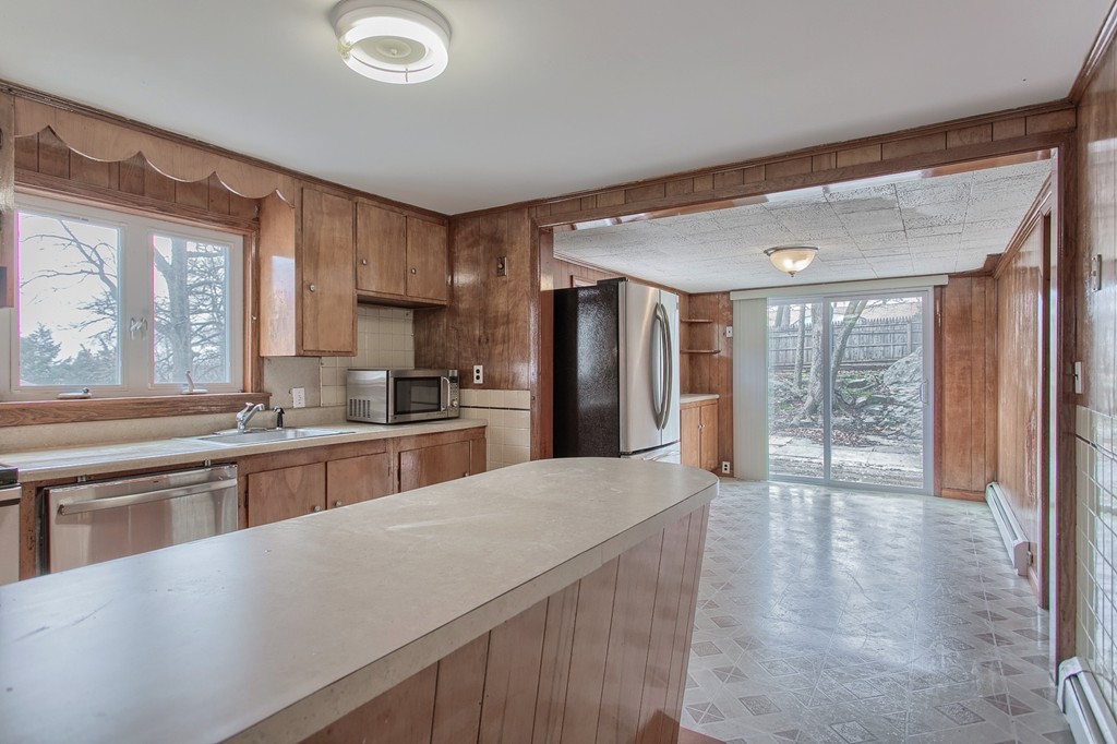 154 Fern Road Medford, MA 02155 - Photo 11 of 27