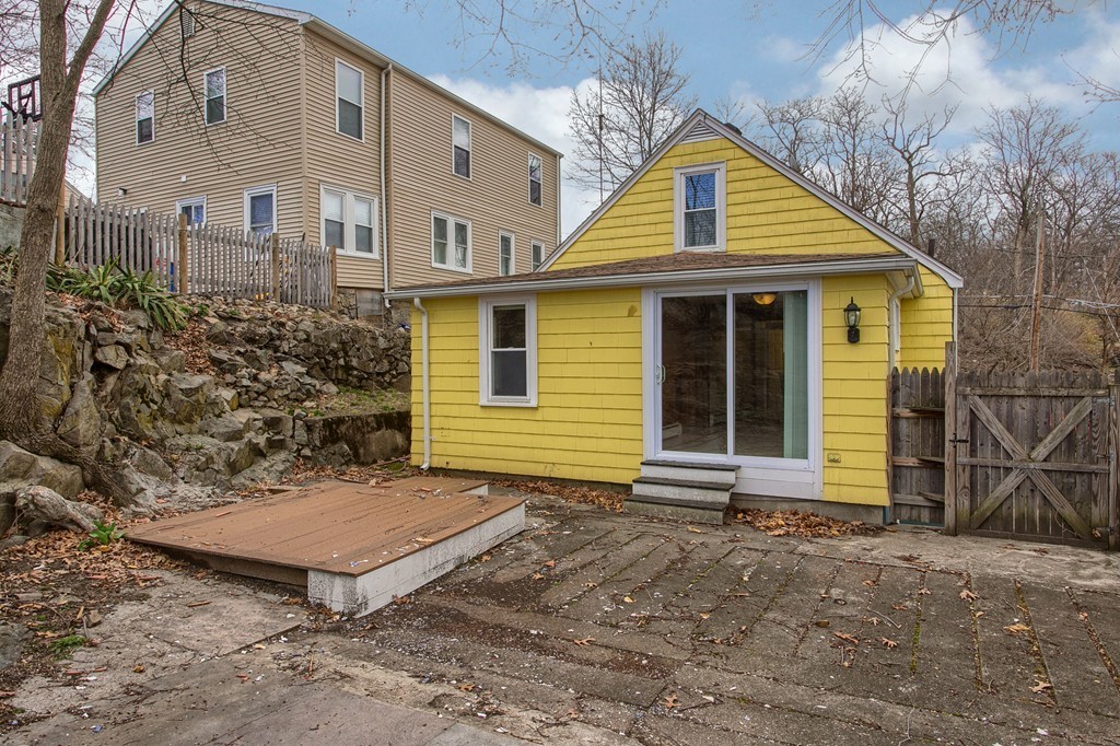 154 Fern Road Medford, MA 02155 - Photo 24 of 27