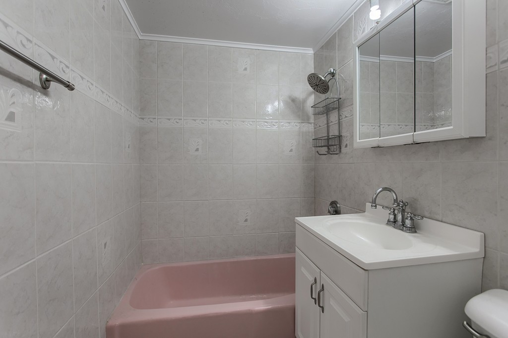 154 Fern Road Medford, MA 02155 - Photo 9 of 27