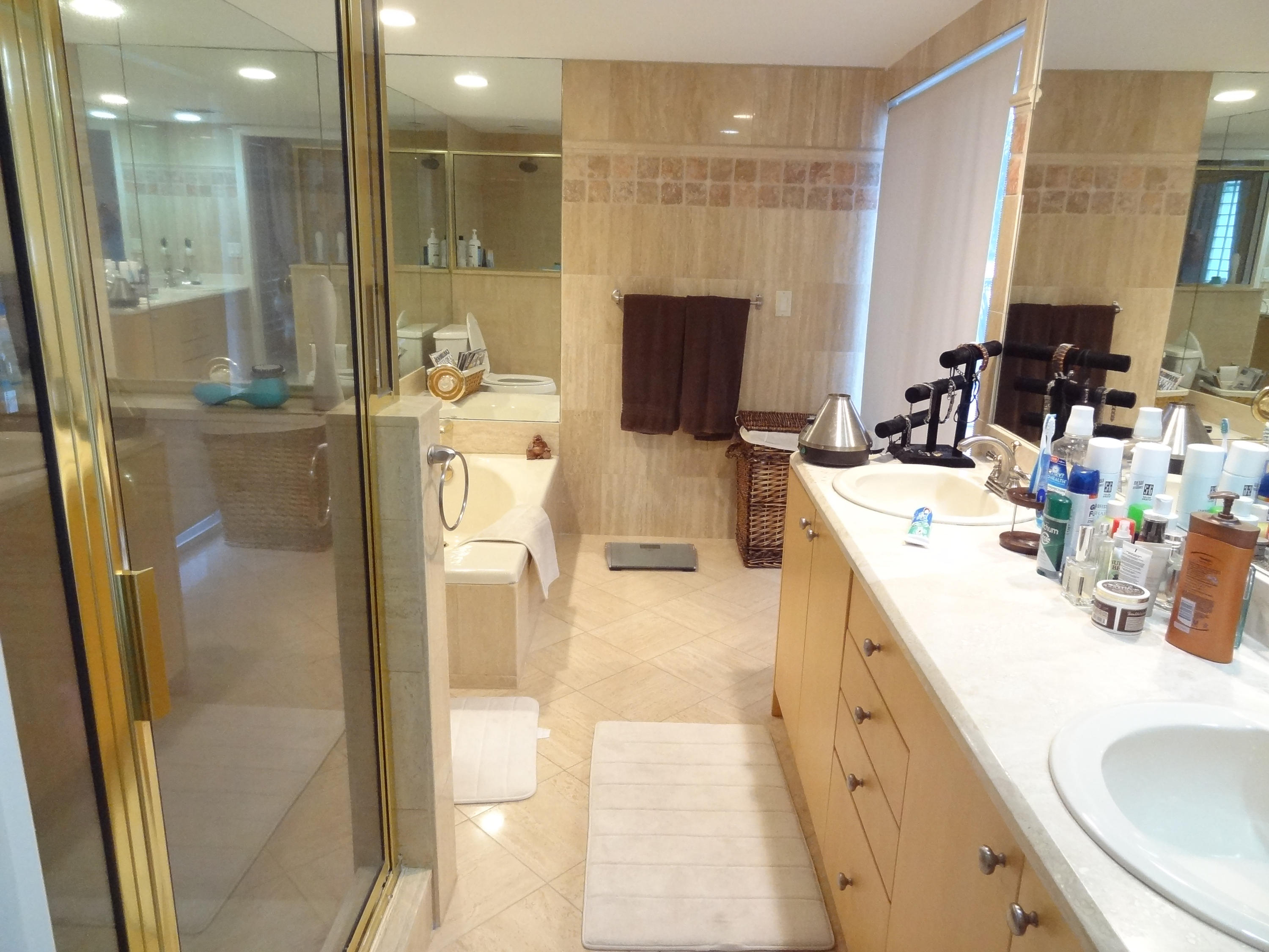 532 Commodore Circle Delray Beach, FL 33483 - Photo 11 of 27 MASTER BATH
