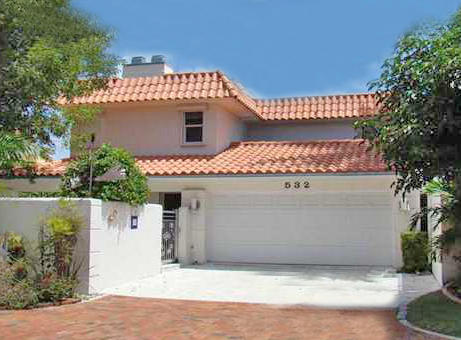 532 Commodore Circle Delray Beach, FL 33483 - Photo 4 of 27 FRONT