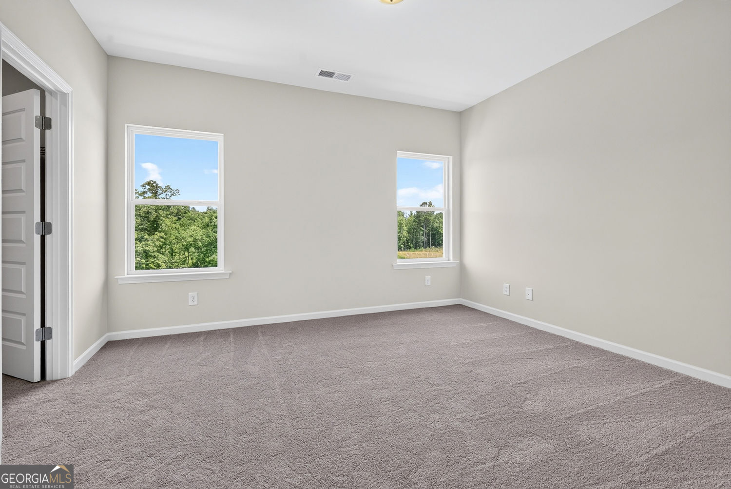 155 Oconee Road, Unit 252 Cartersville, GA 30120 - Photo 19 of 39 an empty room with windows