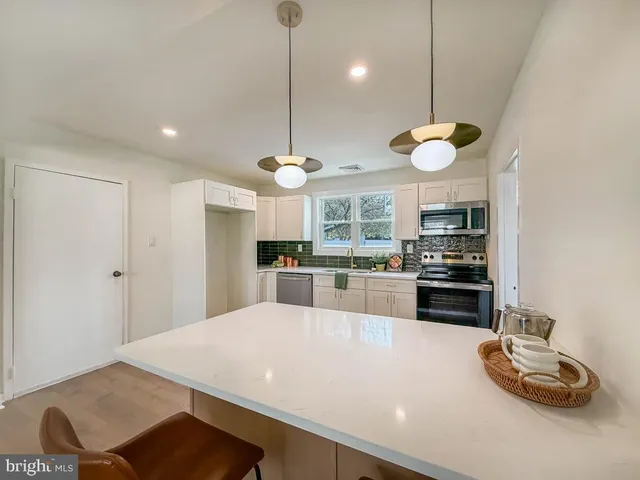 $625,000 | 101 Walnut Lane, Yardley, PA 19067