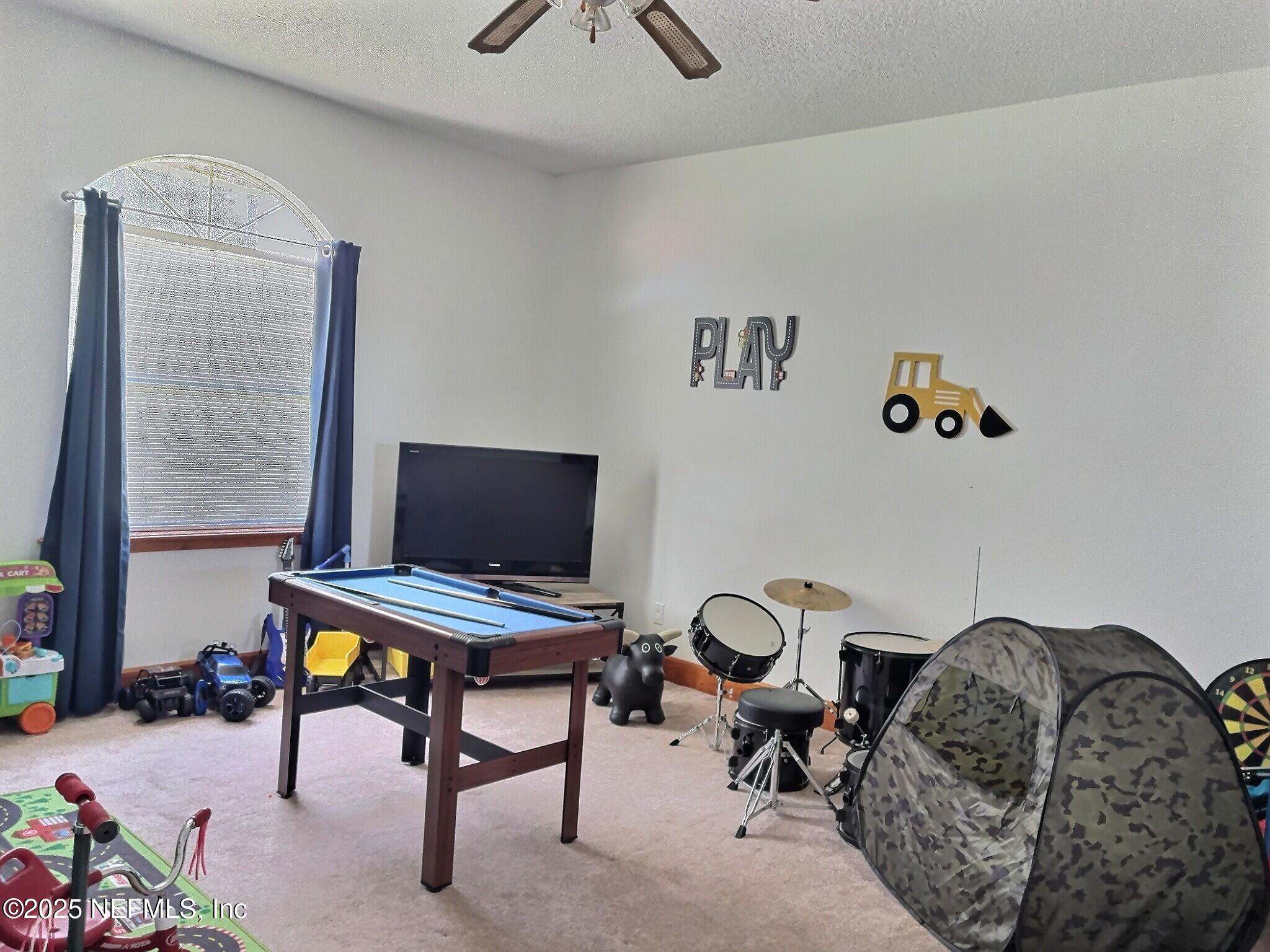 224 Crocus Lane Hawthorne, FL 32640 - Photo 31 of 58 a workspace with furniture and couch