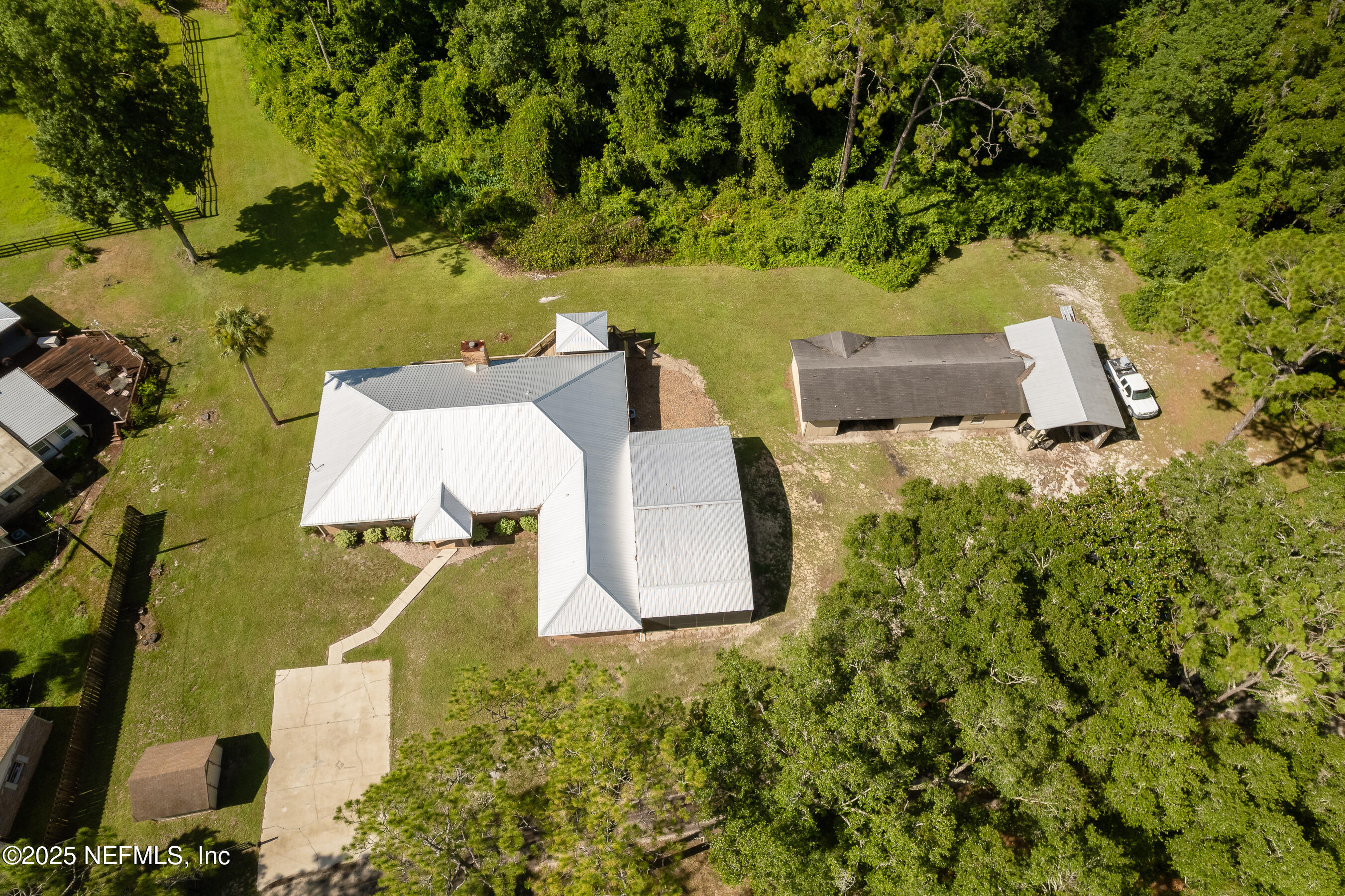 224 Crocus Lane Hawthorne, FL 32640 - Photo 4 of 58 224Crocus-0321