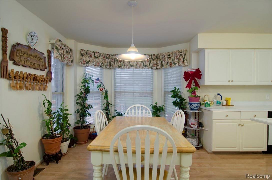 999 Chelsea Road Canton, MI 48187 - Photo 13 of 35 13.jpg