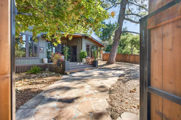 $999,000 | 12752 Sisar Road, Ojai, CA 93023