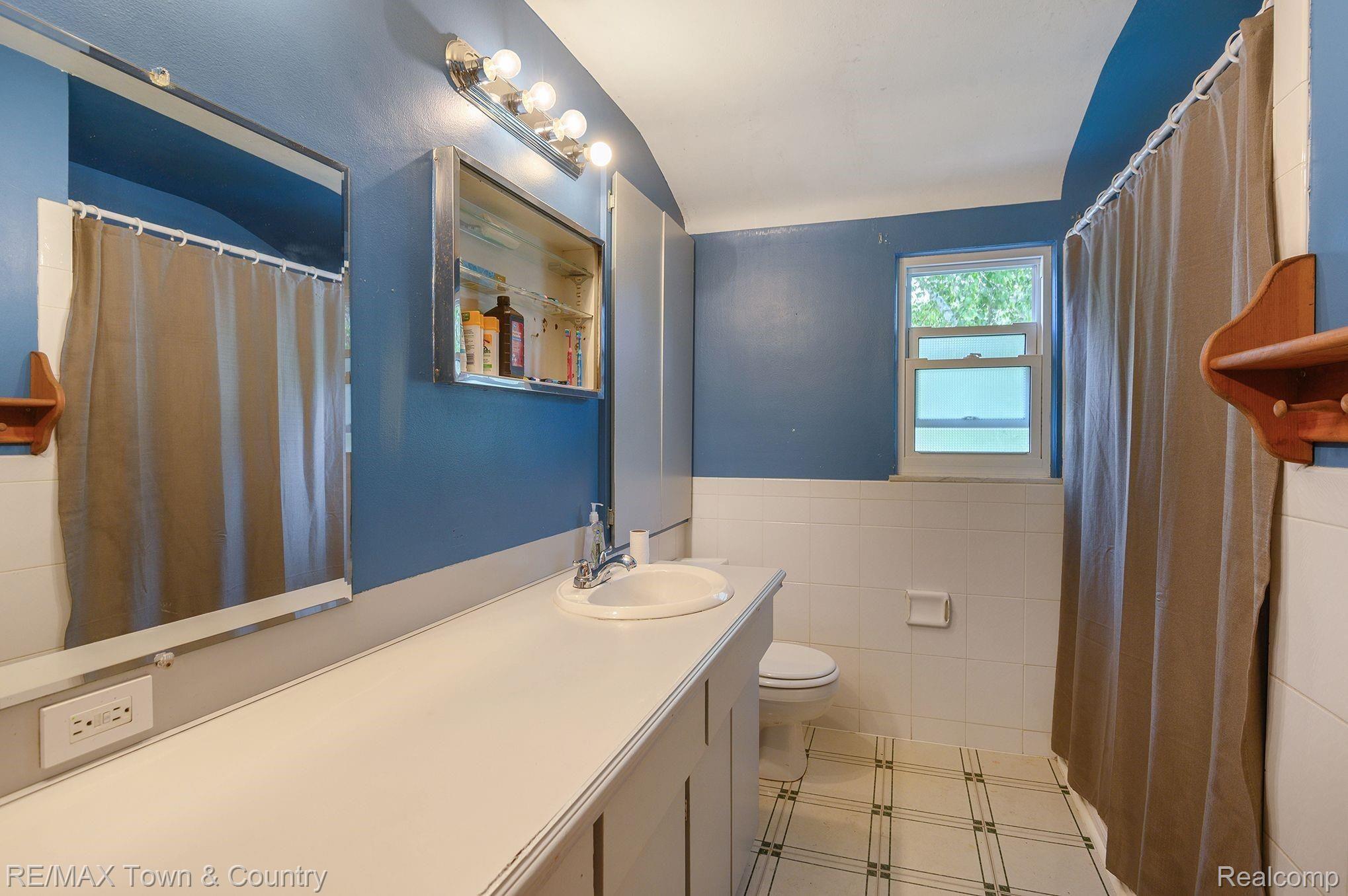 409 George Street Flushing, MI 48433 - Photo 15 of 23 xwGfI_6Q.jpeg