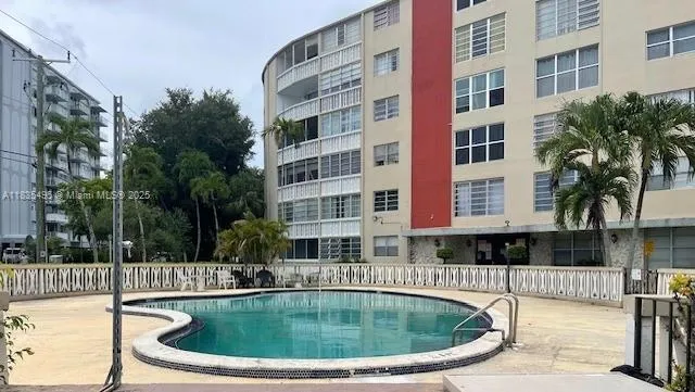 $2,200 | 1475 Northeast 125th Terrace, Unit 614K, North Miami, FL 33161